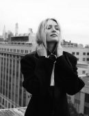 Candice-Swanepoel-in-Elle-October-Russia-Photoshoot-2017-8