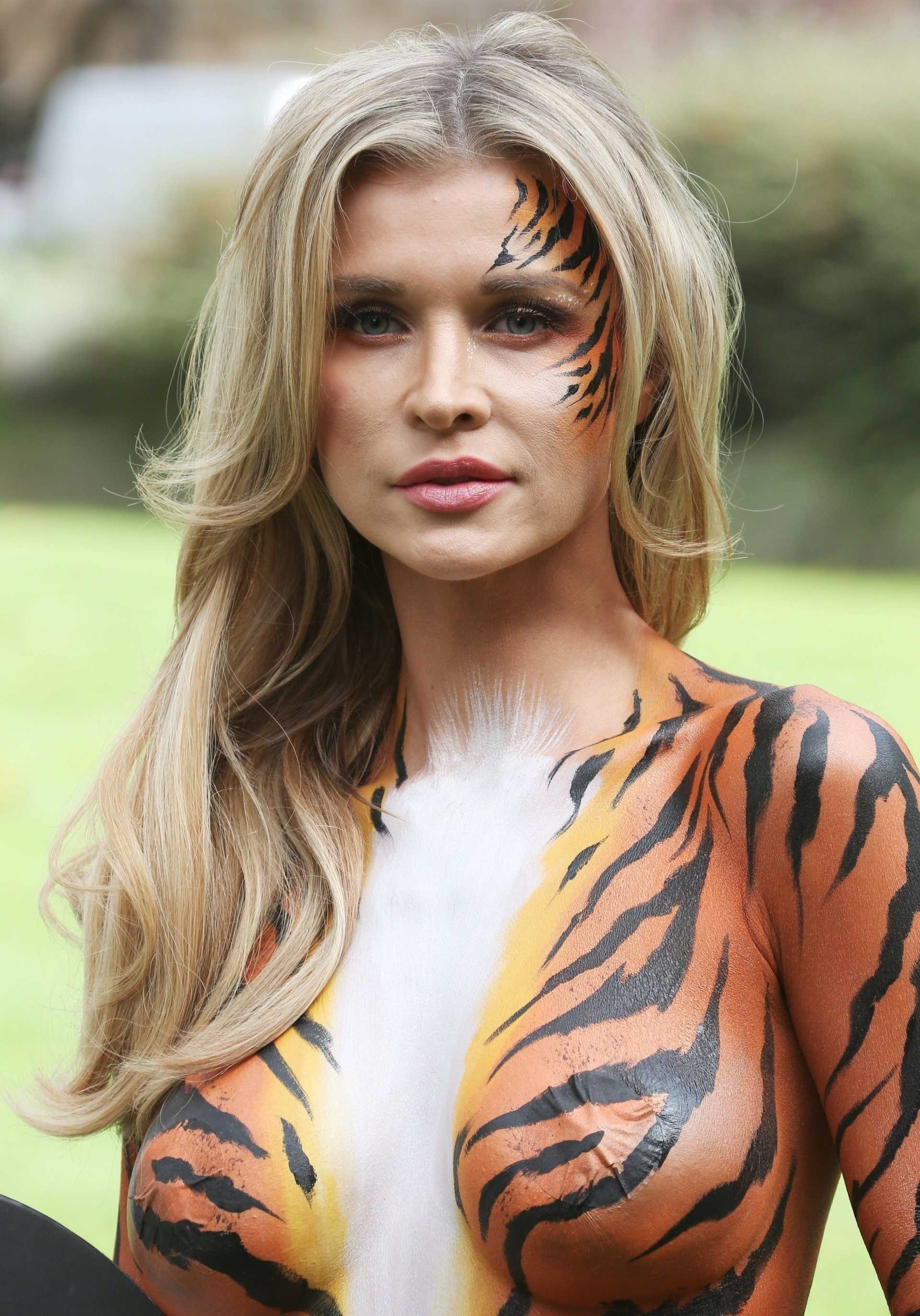 Joanna-Krupa-wearing-bodypaint-7