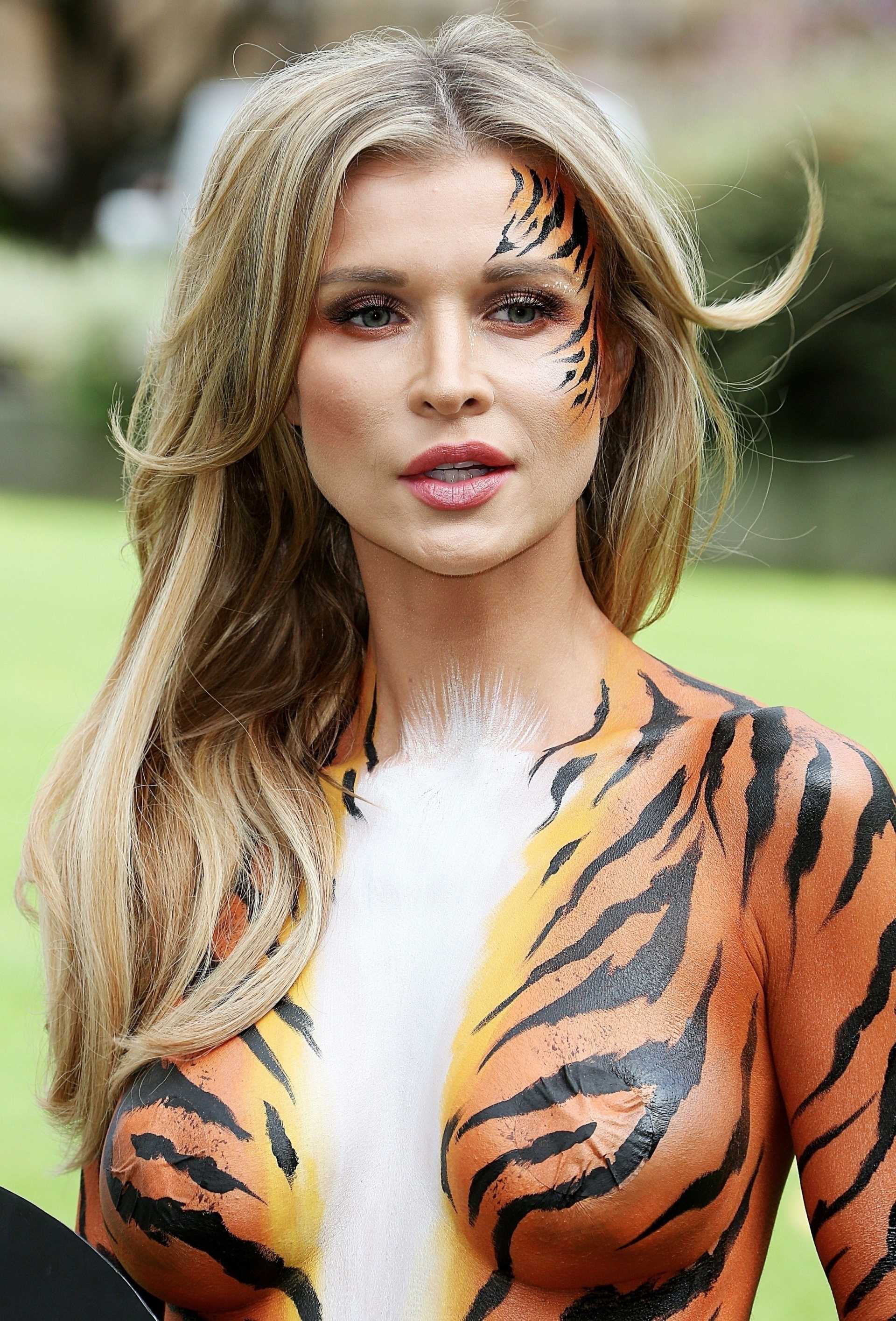 Joanna-Krupa-wearing-bodypaint-8