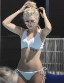 Lottie-Moss-in-White-Bikini-7