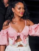 Rihanna-810