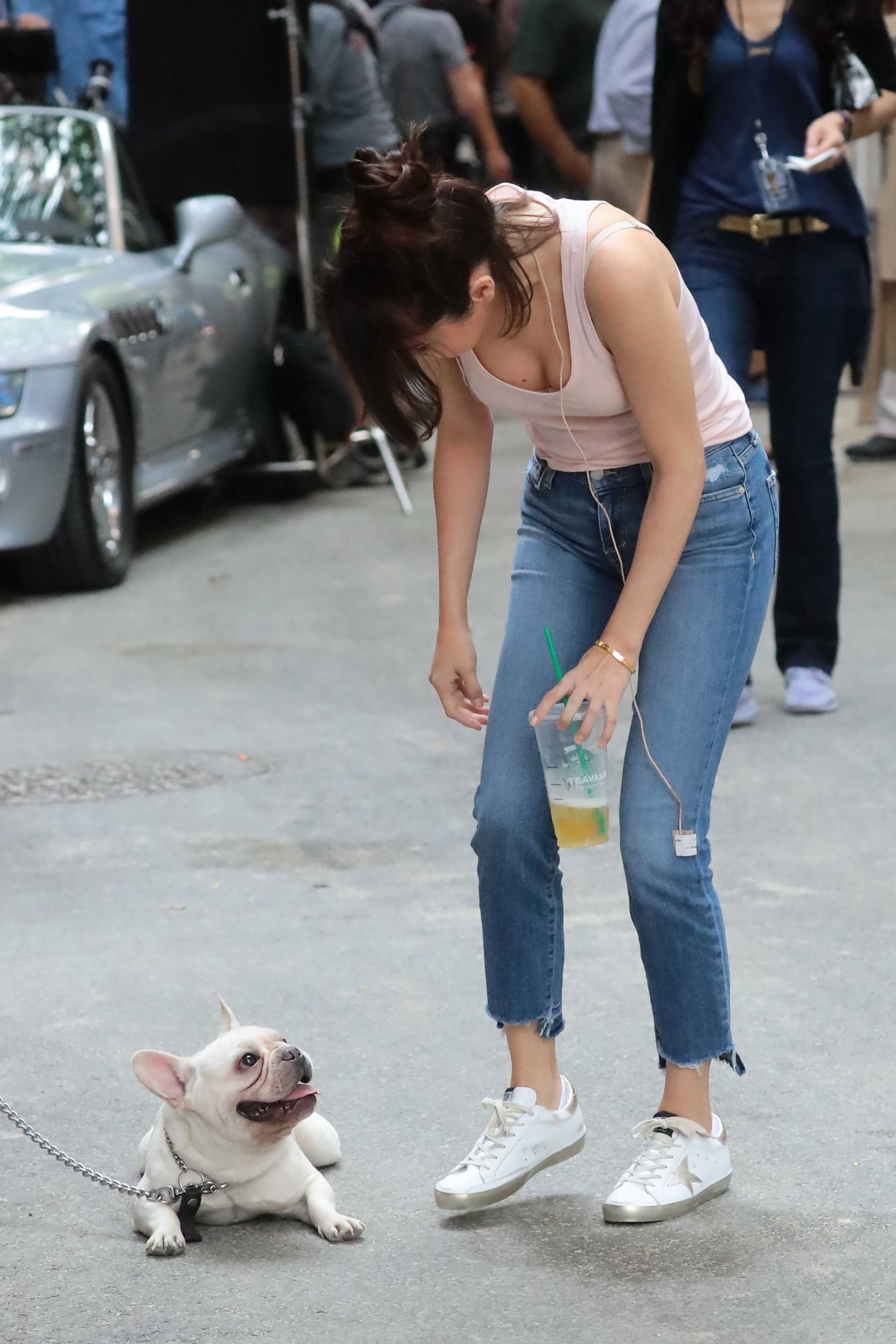 Selena-Gomez-on-Movie-Set-10