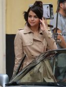 Selena-Gomez-on-Movie-Set-11