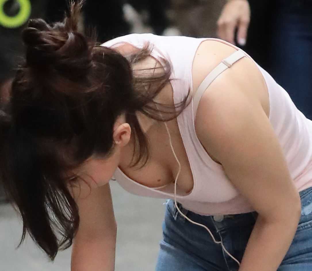 Selena-Gomez-on-Movie-Set-2