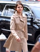 Selena-Gomez-on-Movie-Set-4