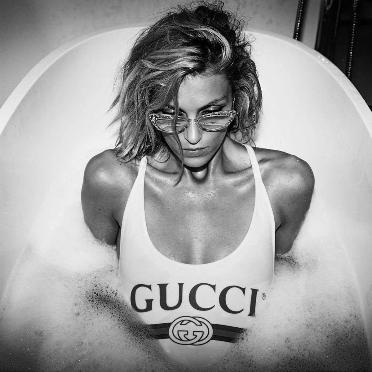 Anja-Rubik-in-Vogue-Paris-Magazine-Photoshoot-November-2017-10