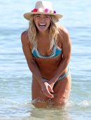 Ashley-Hart-in-Bikini-827
