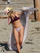Ashley-Hart-in-Bikini-835