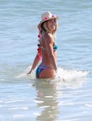 Ashley-Hart-in-Bikini-840