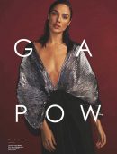 Gal-Gadot-in-Glamour-UK-Magazine-December-2017-1