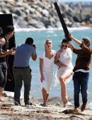 Hailey-Baldwin-in-Swimsuit-511
