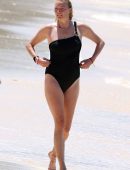 Jodie-Kidd-in-Swimsuit-505