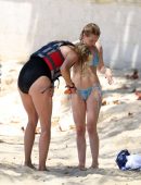 Jodie-Kidd-in-Swimsuit-507