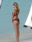Kate-Upton-in-Bikini-and-Swimsuit-3