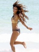 Metisha Schaefer – Bikini Photoshoot on Miami Beach