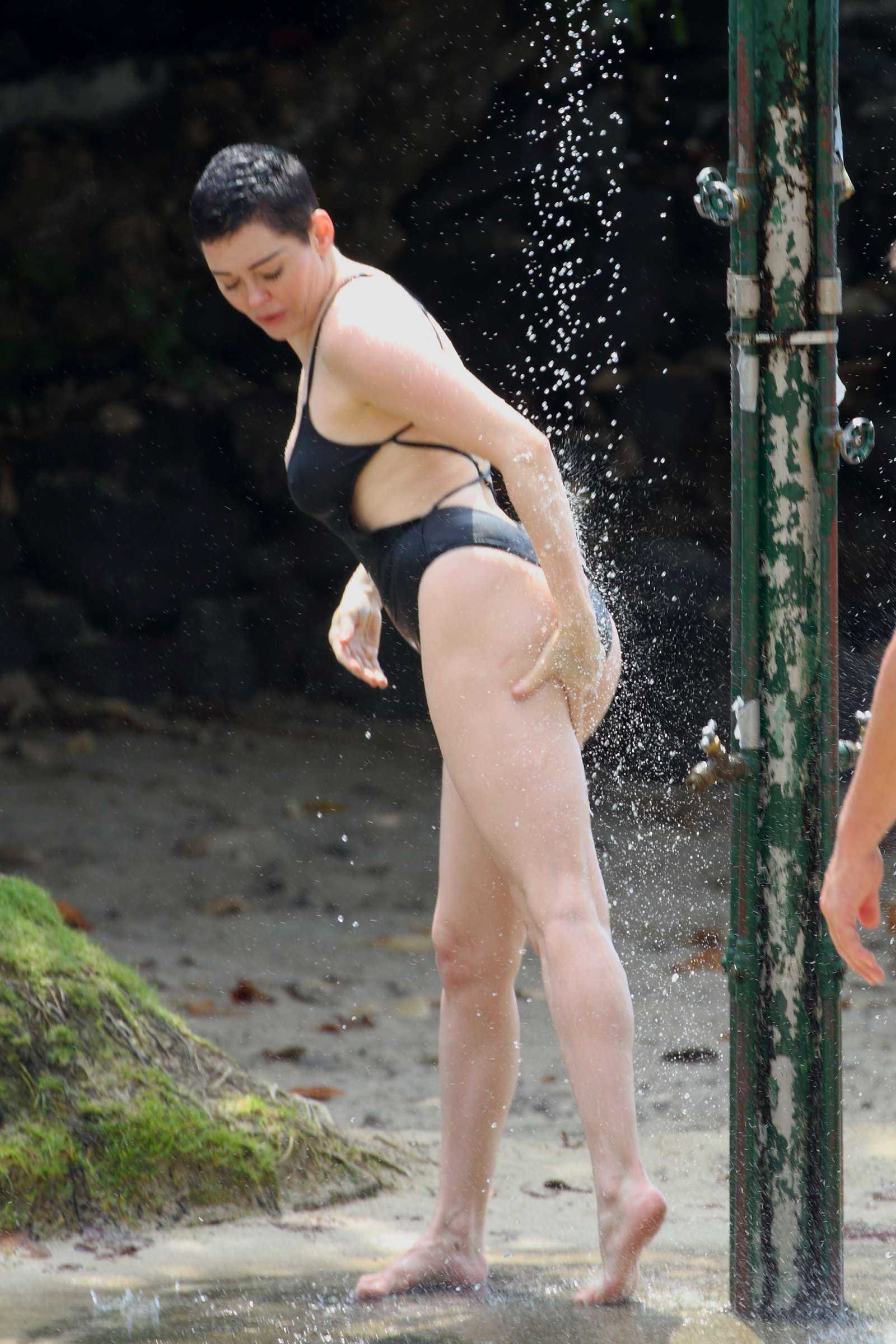 Rose-McGowan-811
