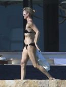 Charlize-Theron-in-Bikini-1