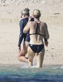 Charlize-Theron-in-Bikini-4