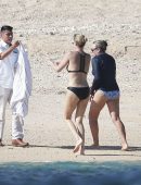 Charlize-Theron-in-Bikini-7