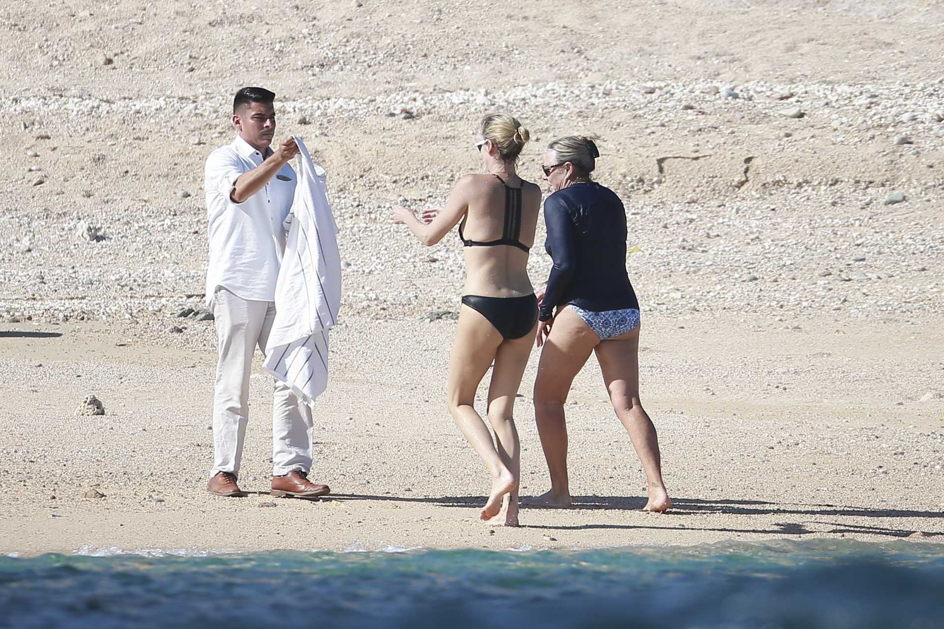 Charlize-Theron-in-Bikini-7