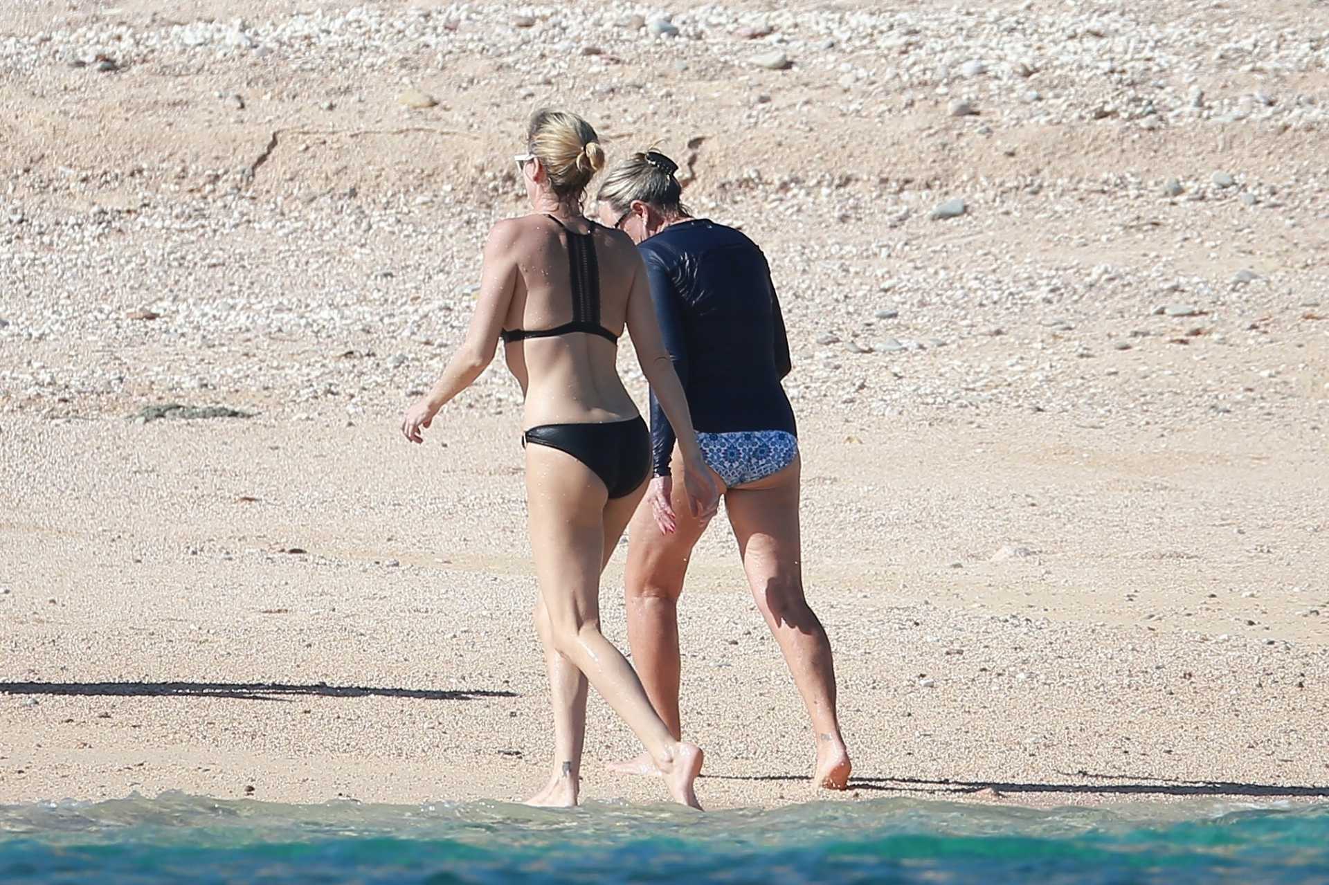 Charlize-Theron-in-Bikini-8
