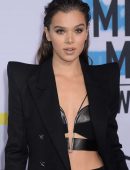 Hailee Steinfeld at 2017 American Music Awards in LA