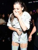 Hailee Steinfeld at 2017 American Music Awards in LA