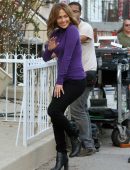 Jennifer Lopez waves Fans on the Set of 'Second Act' Filming in Queens in NYC