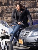 Priyanka-Chopra-on-the-Set-of-Quantico-Season-3-1