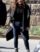 Priyanka-Chopra-on-the-Set-of-Quantico-Season-3-13