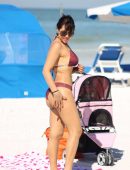 Andrea-Calle-in-Bikini-17