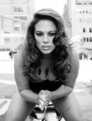 Ashley-Graham-in-Love-Advent-2017-11