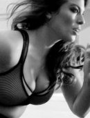 Ashley-Graham-in-Love-Advent-2017-13