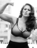 Ashley-Graham-in-Love-Advent-2017-14