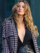 Gisele Bundchen for a Photoshoot on the Streets of Brooklyn