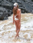 Izabel Goulart – Bikini Candids in Fernando De Noronha