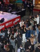 Olivia-Holt-Live-at-the-Atrium-Holiday-Concert-Series-10