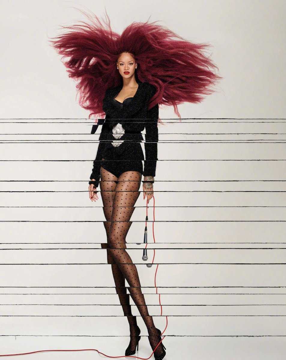 Rihanna-in-Vogue-Paris-December-2017-16
