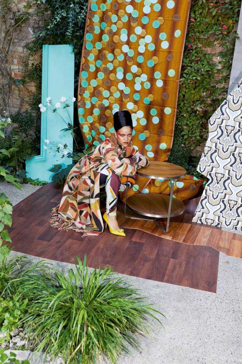 Rihanna-in-Vogue-Paris-December-2017-8