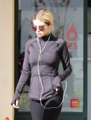 Selena Gomez Booty in Tights Leaving a Workout in Los Angeles