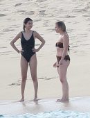 Selena-Gomez-in-Black-Swimsuit-5