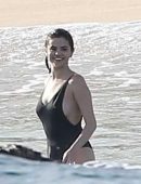 Selena-Gomez-in-Black-Swimsuit-9