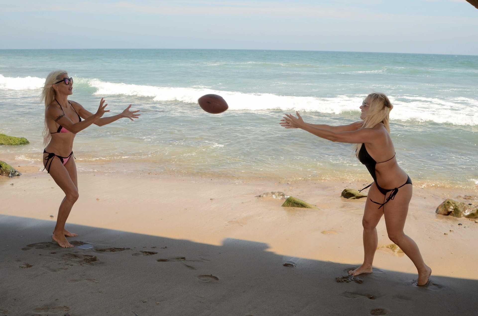 Angelique-Frenchy-Morgan-Playing-Bikini-Football-8