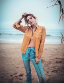 Bella Thorne on Social Media