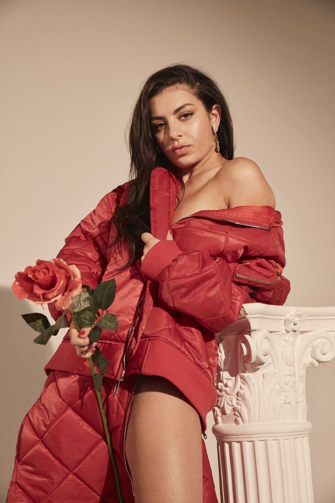 Charlie-XCX-24