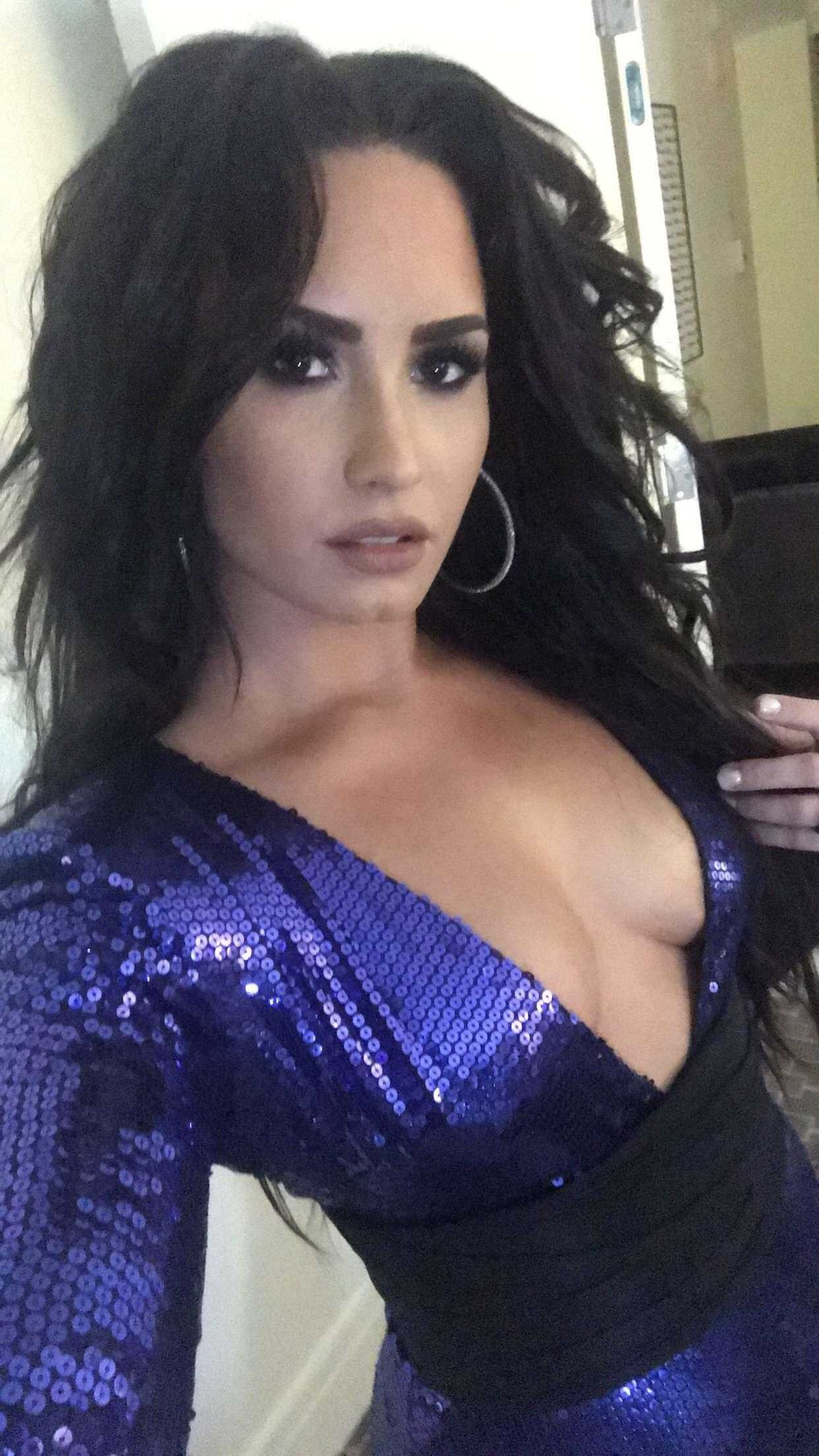 Demi-Lovato-Social-Media-Pics-2