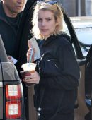 Emma-Roberts-Booty-4