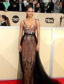 Halle Berry – 2018 Screen Actors Guild Awards in Los Angeles
