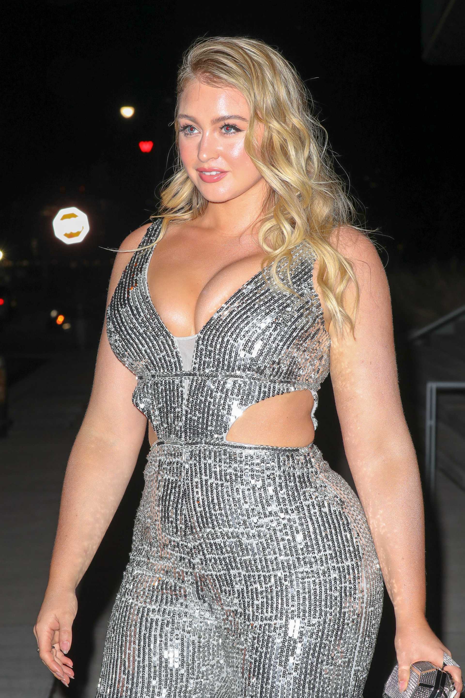 Iskra-Lawrence-817