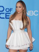 Jennifer-Lopez-Leggy-905